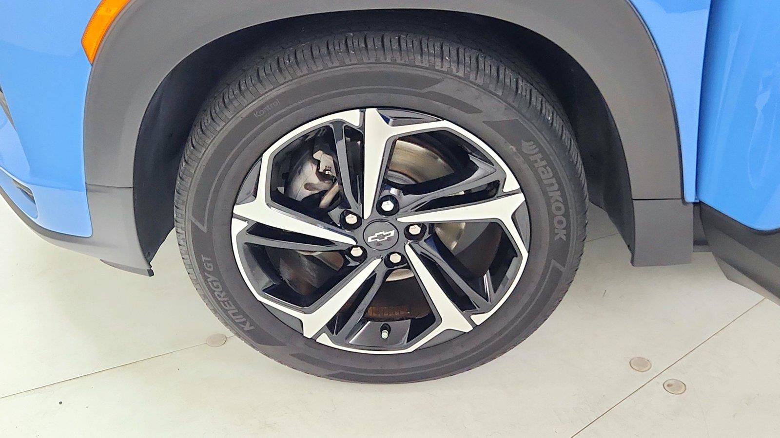 Used 2023 Chevrolet TrailBlazer RS w/ Sun and Liftgate Package FWD image 10