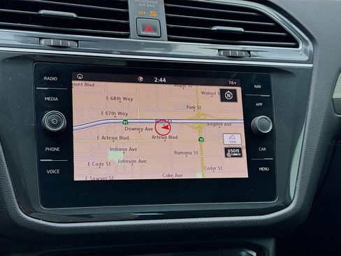 Used 2020 Volkswagen Tiguan SEL image 9