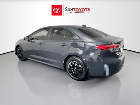 Used 2025 Toyota Corolla LE image 6