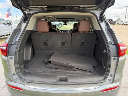 Used 2021 Buick Enclave Avenir w/ Avenir Technology Package FWD image 9