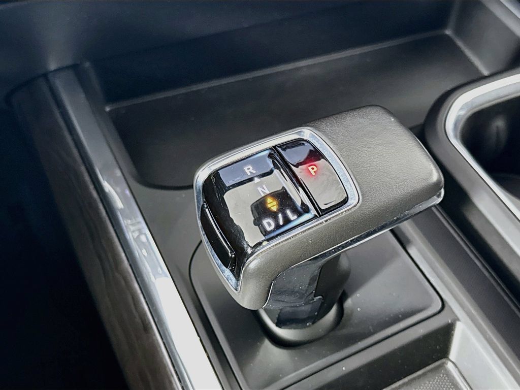 Used 2022 Chevrolet Silverado 1500 LTZ w/ LTZ Premium Package AWD/4WD image 20