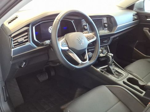 Certified 2023 Volkswagen Jetta SE FWD image 9