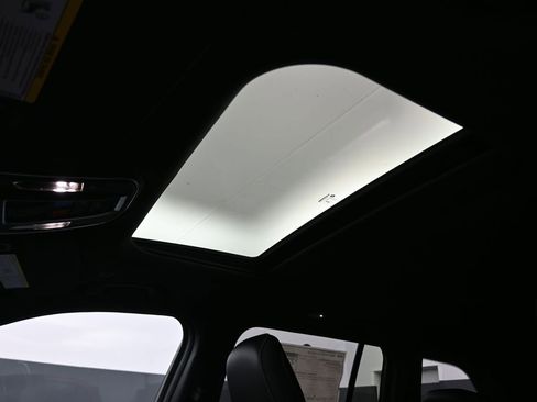 New 2025 Jeep Grand Cherokee Altitude image 23