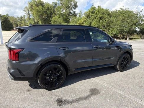 Used 2023 Kia Sorento SX FWD image 2