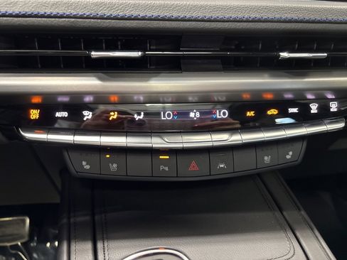 Used 2024 Cadillac XT4 Sport image 35