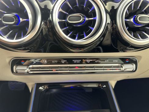 Used 2025 Mercedes-Benz GLA 250 4MATIC image 19