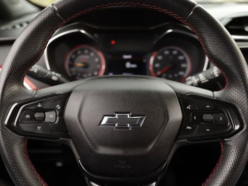 Used 2021 Chevrolet TrailBlazer RS w/ Technology Package FWD image 11