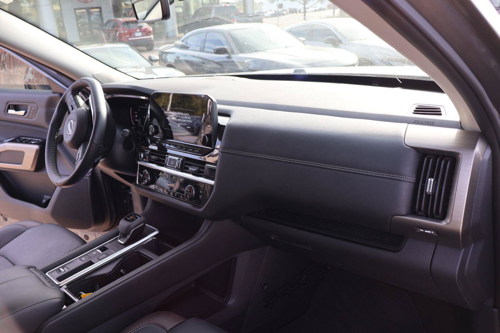 Used 2025 Nissan Pathfinder Platinum w/ Cargo Package FWD image 23