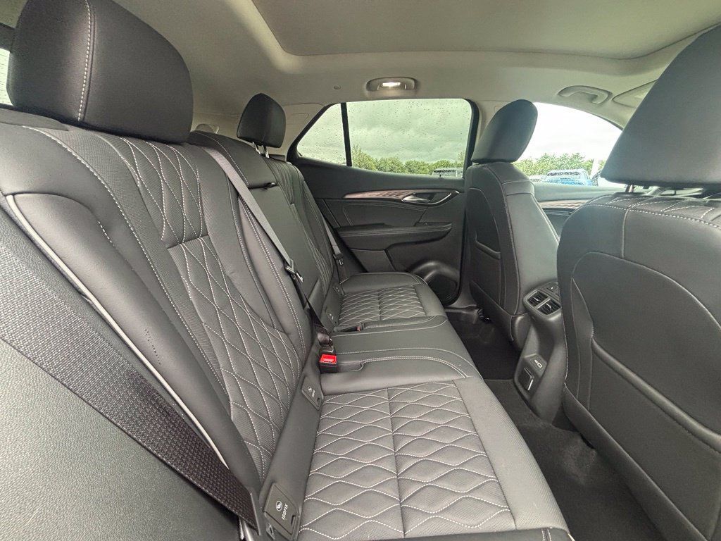 Used 2023 Buick Envision Avenir AWD/4WD image 35