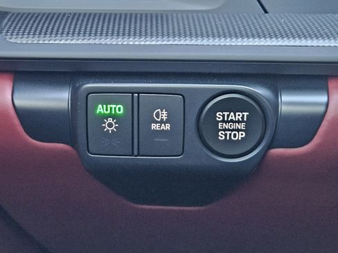 Certified 2025 Porsche 911 Carrera GTS image 21