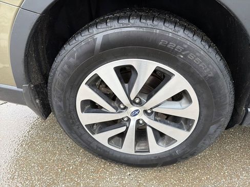 Used 2020 Subaru Outback Premium image 17