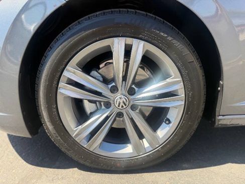 Used 2021 Volkswagen Jetta R-Line FWD image 9