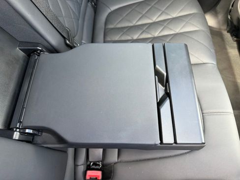 Used 2024 BMW X5 xDrive40i w/ Premium Package image 32