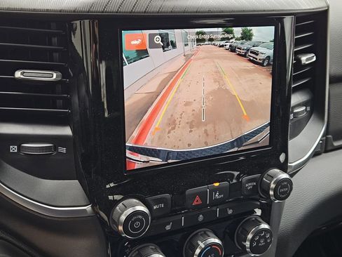 New 2026 RAM 1500 4x4 Crew Cab image 18