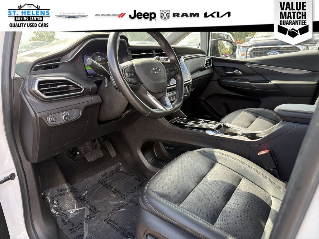 Used 2022 Chevrolet Bolt LT w/ Infotainment Package FWD image 11