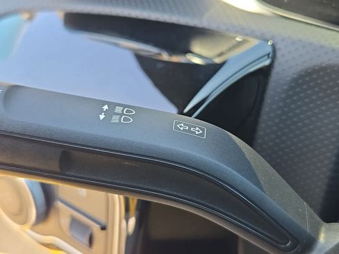 Used 2021 Mercedes-Benz CLA 250 4MATIC image 26