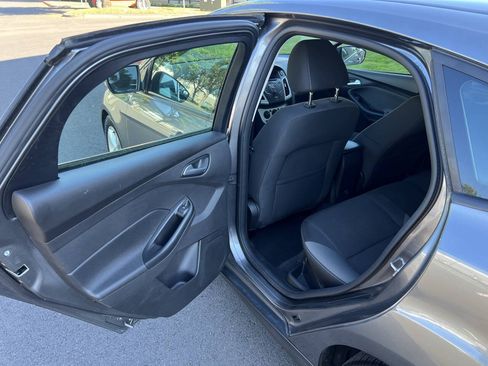 Used 2014 Ford Focus SE FWD image 8