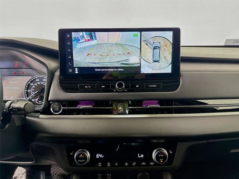 Used 2025 Mitsubishi Outlander SE image 12