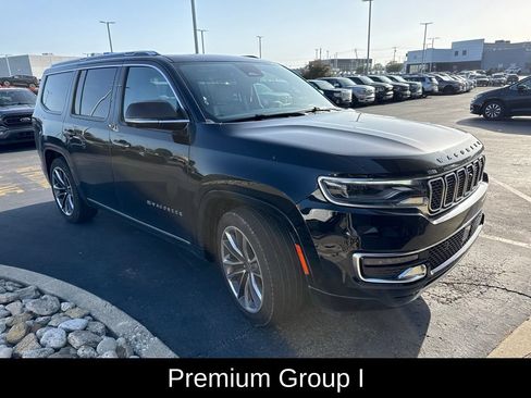 Certified 2025 Jeep Wagoneer Series III w/ Premium Group I AWD/4WD image 2