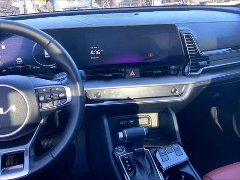 Used 2024 Kia Sportage SX image 6