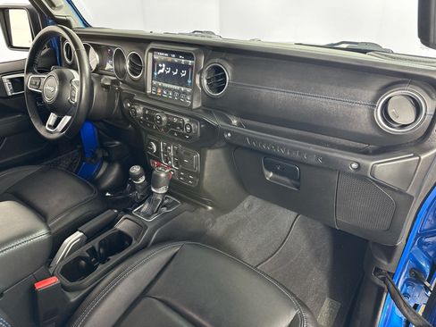Used 2022 Jeep Wrangler Unlimited Rubicon 4xe AWD/4WD image 27