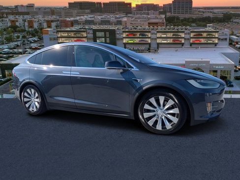 Used 2019 Tesla Model X 100D image 1