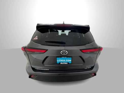 Used 2023 Toyota Highlander LE AWD/4WD image 7