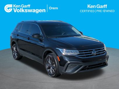 Used 2022 Volkswagen Tiguan SE w/ Panoramic Sunroof Package