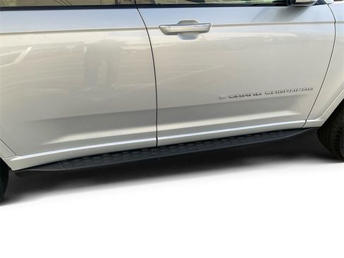 Used 2022 Jeep Grand Cherokee L Overland image 18