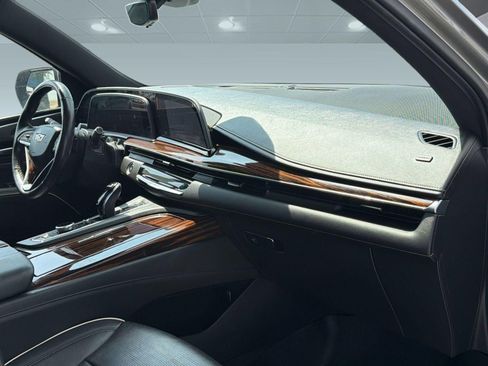 Used 2022 Cadillac Escalade ESV Premium Luxury RWD image 32