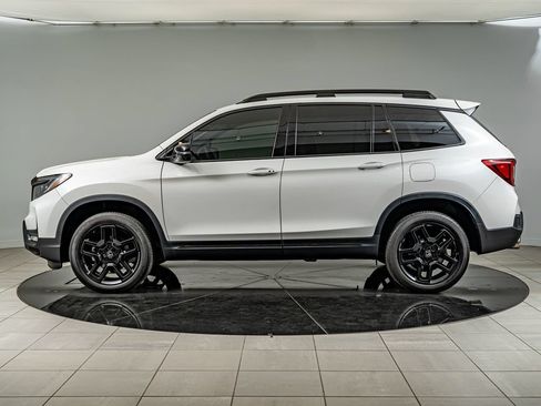 Used 2024 Honda Passport Black Edition image 8