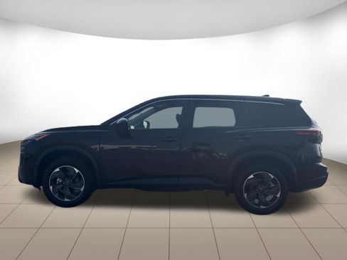 Used 2024 Nissan Rogue SV AWD/4WD image 3