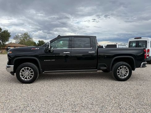 Used 2025 Chevrolet Silverado 2500 LTZ w/ LTZ Plus Package AWD/4WD image 6