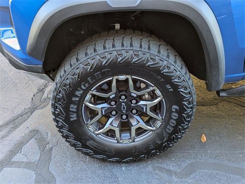 Used 2024 Chevrolet Colorado ZR2 w/ ZR2 Convenience Package III image 10