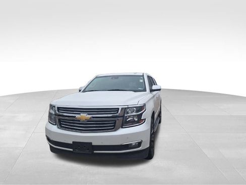 Used 2017 Chevrolet Suburban Premier image 4