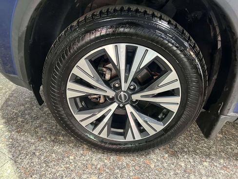 Used 2022 Nissan Rogue SV image 10