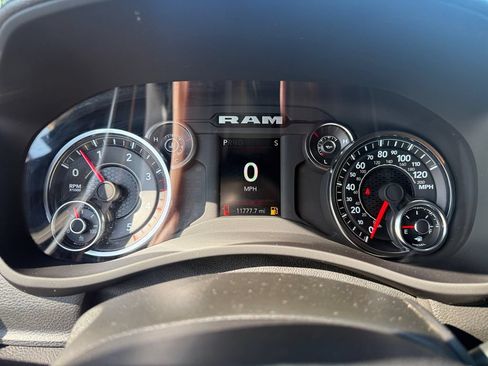 Used 2024 RAM 5500 4x4 Regular Cab image 17