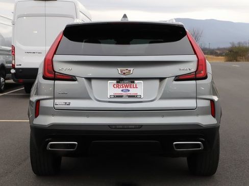 Used 2025 Cadillac XT4 Premium Luxury image 5