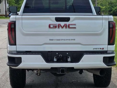Used 2024 GMC Sierra 2500 AT4 w/ AT4 Premium Plus Package AWD/4WD image 10