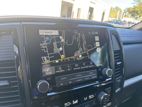 Used 2024 Nissan Titan PRO-4X w/ Pro-4x Convenience Package image 21