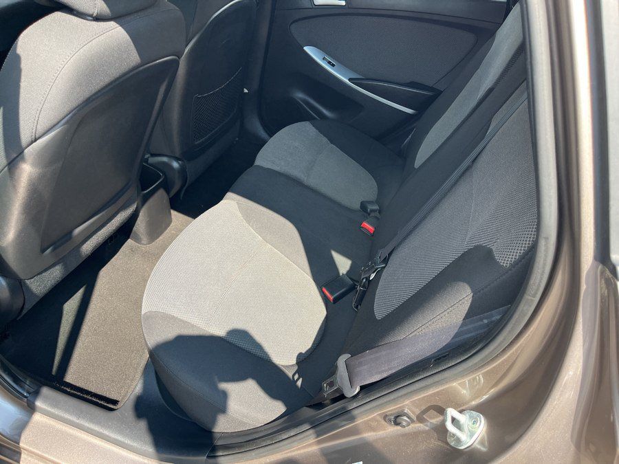 Used 2013 Hyundai Accent GS FWD image 12