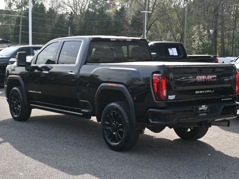 Used 2021 GMC Sierra 2500 Denali w/ Denali Black Diamond Edition image 12