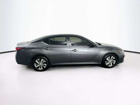 Used 2024 Nissan Altima 2.5 S FWD image 10