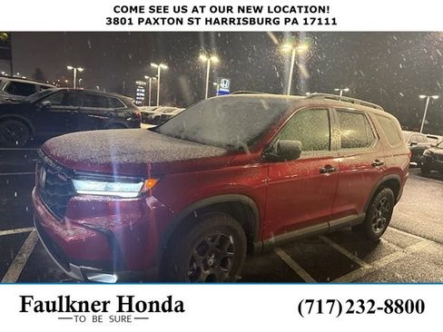 Certified 2025 Honda Pilot TrailSport image 1