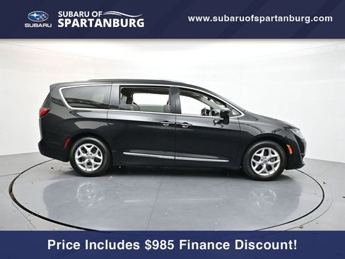 Used 2017 Chrysler Pacifica Touring-L Plus w/ Advanced Safetytec Group image 8