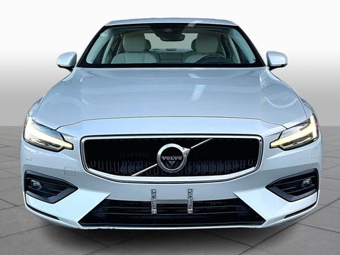 Used 2020 Volvo S60 T5 Momentum image 3