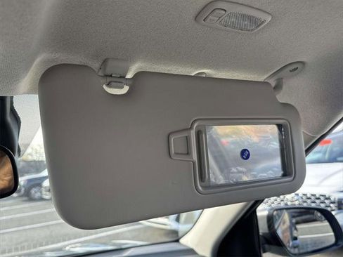 Certified 2024 Hyundai Venue SEL image 33