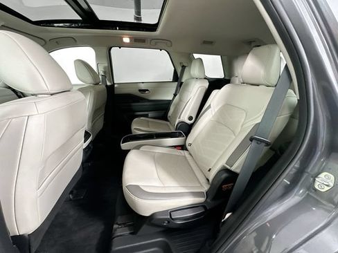 Used 2022 Nissan Pathfinder Platinum w/ Cargo Package AWD/4WD image 22