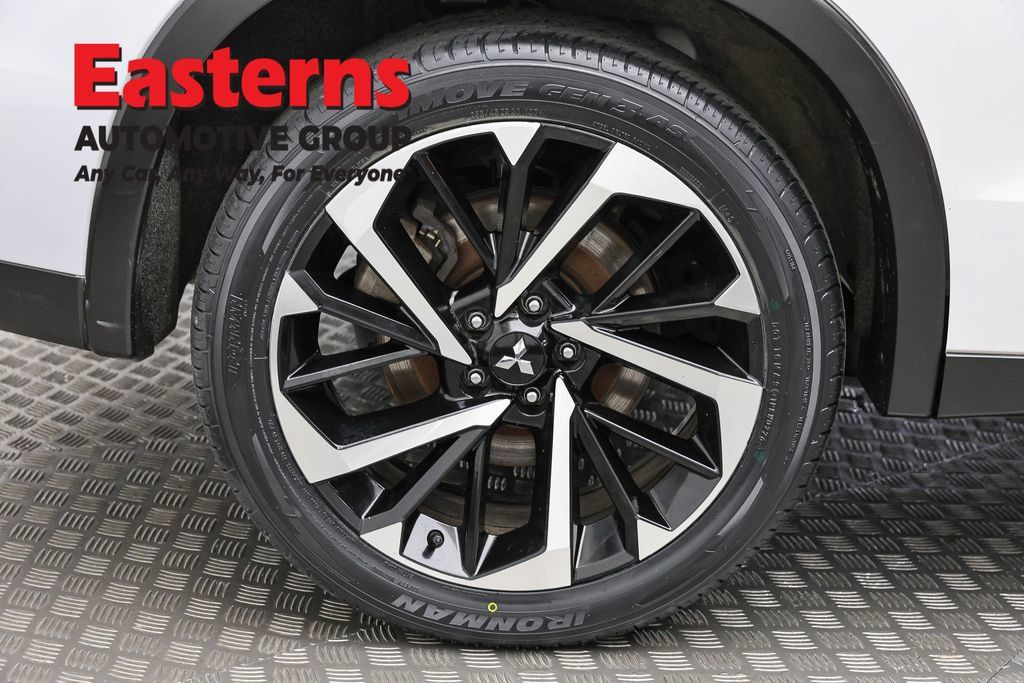 Used 2024 Mitsubishi Outlander SE AWD/4WD image 30
