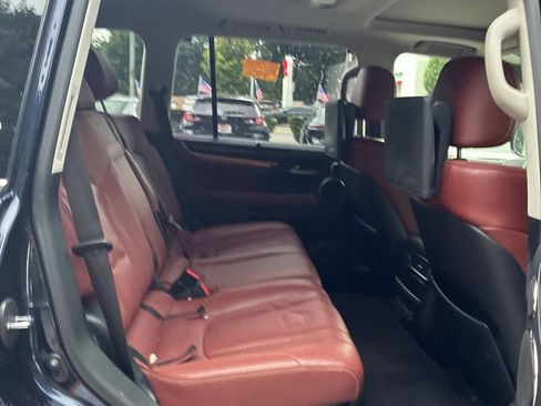 Used 2019 Lexus LX 570 4WD w/ Luxury Package image 14